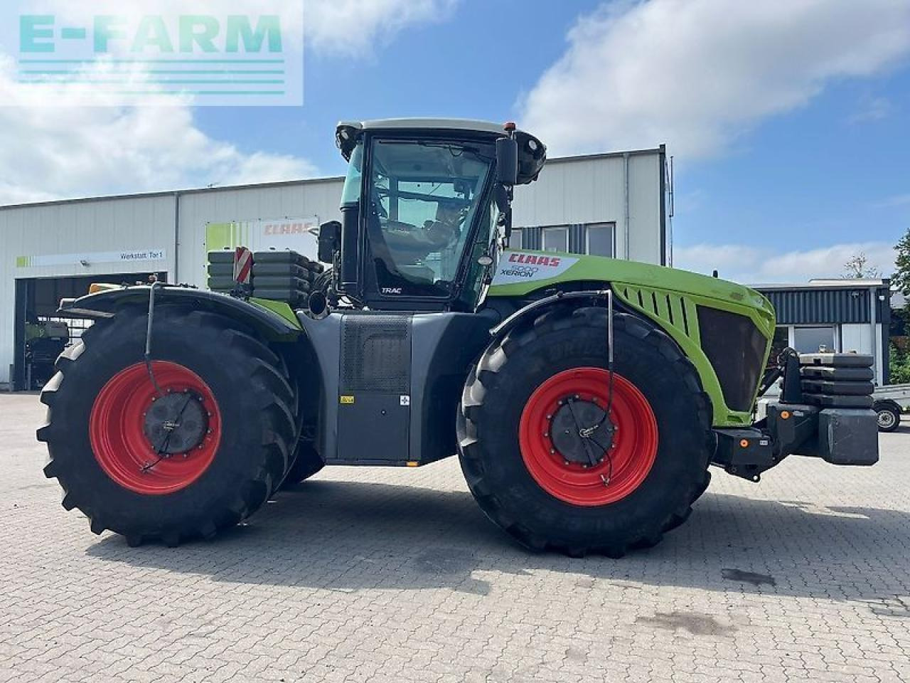 Tracteur agricole CLAAS xerion 5000 trac TRAC