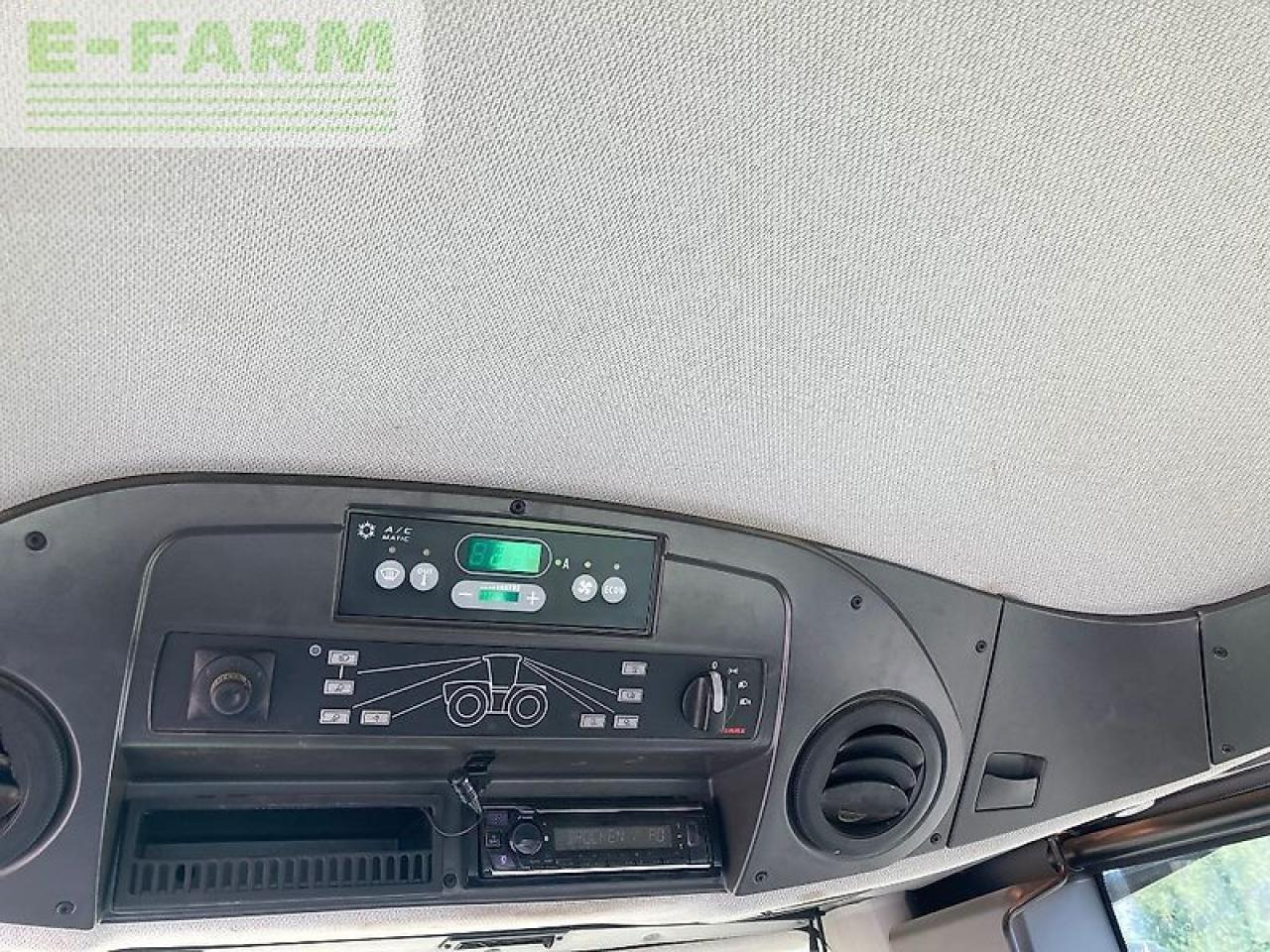 Tracteur agricole CLAAS xerion 5000 trac TRAC
