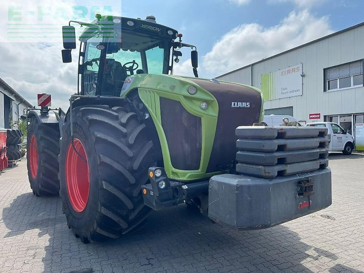 Tracteur agricole CLAAS xerion 5000 trac TRAC