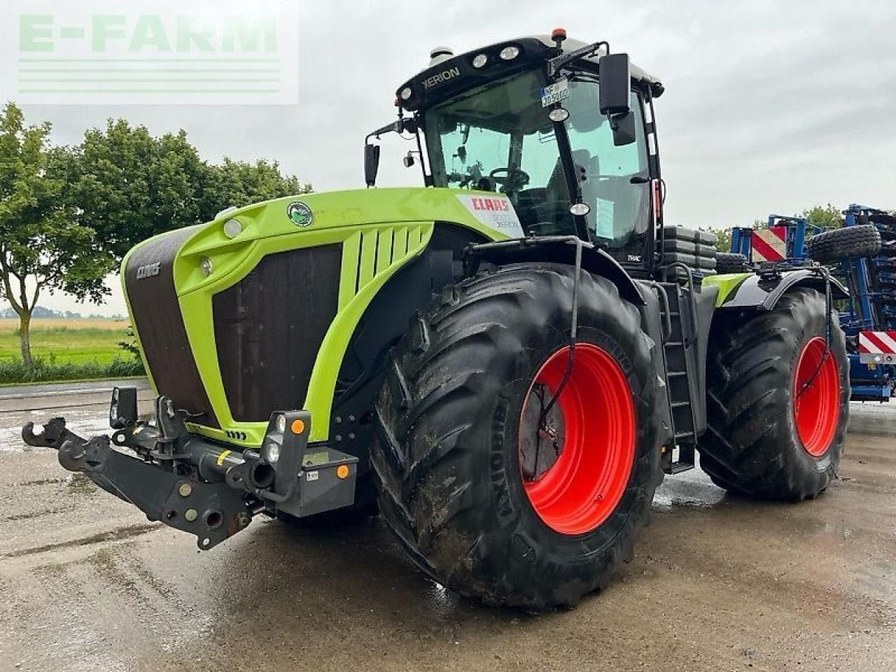 Tracteur agricole CLAAS xerion 5000 trac TRAC