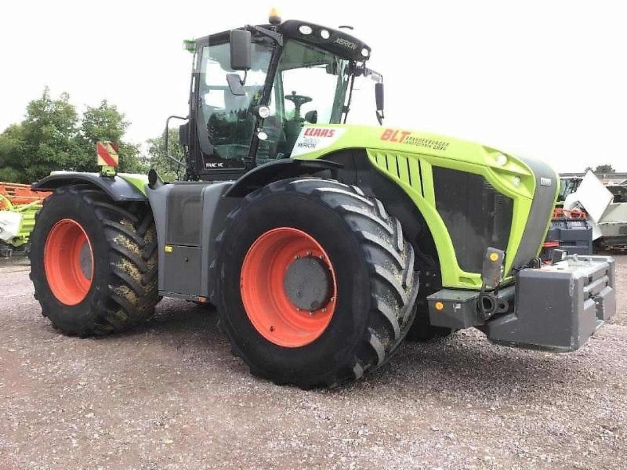 Tracteur agricole CLAAS xerion 5000 trac TRAC