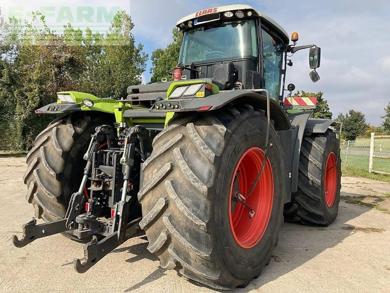 Tracteur agricole CLAAS xerion 5000 trac TRAC