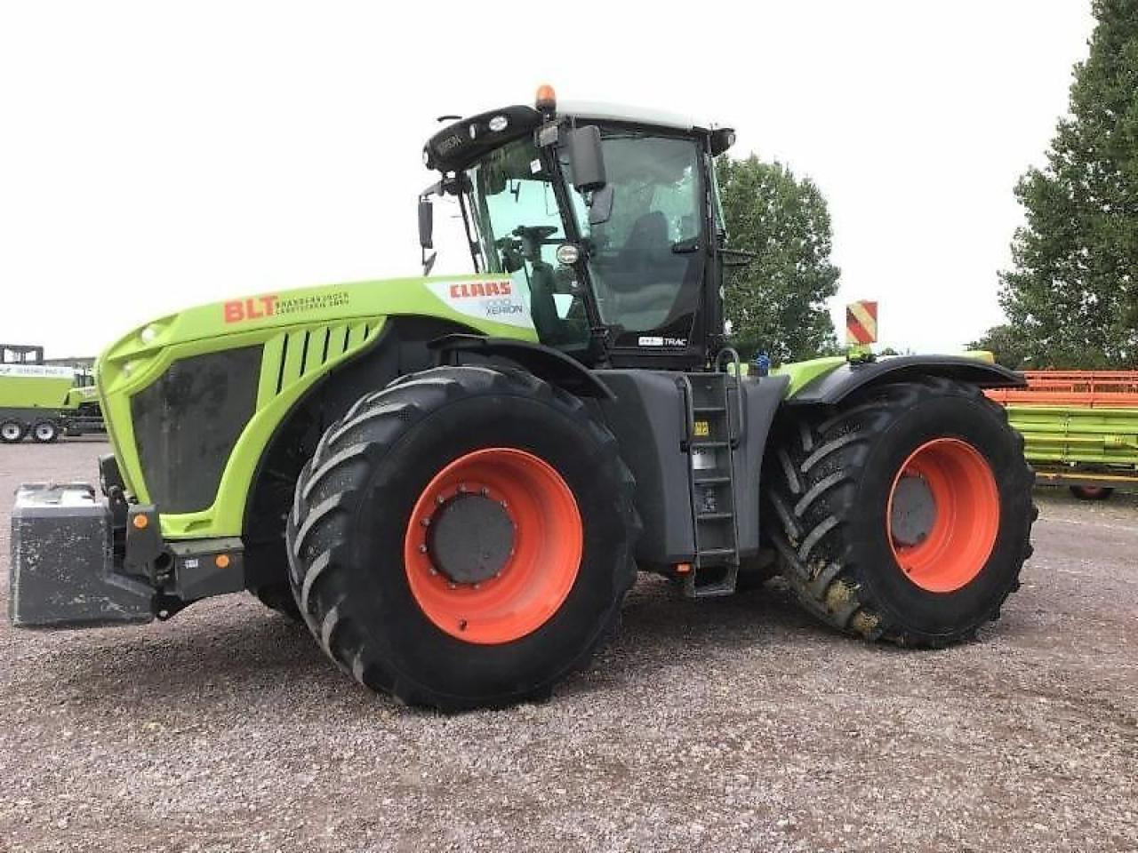 Tracteur agricole CLAAS xerion 5000 trac TRAC