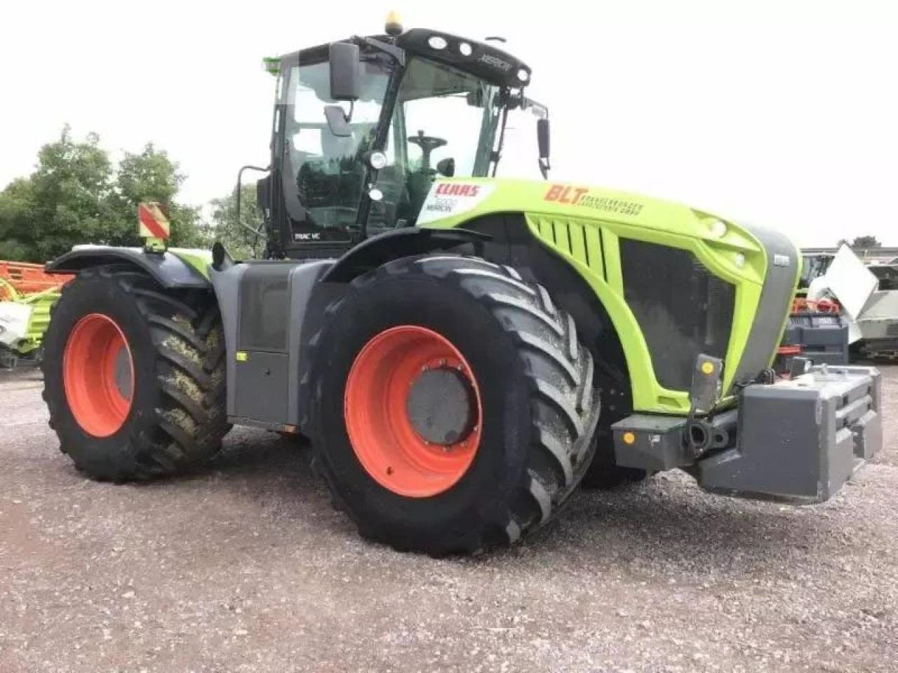 Tracteur agricole CLAAS xerion 5000 trac TRAC