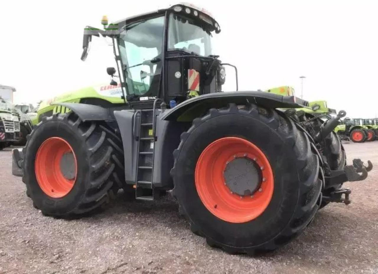 Tracteur agricole CLAAS xerion 5000 trac TRAC