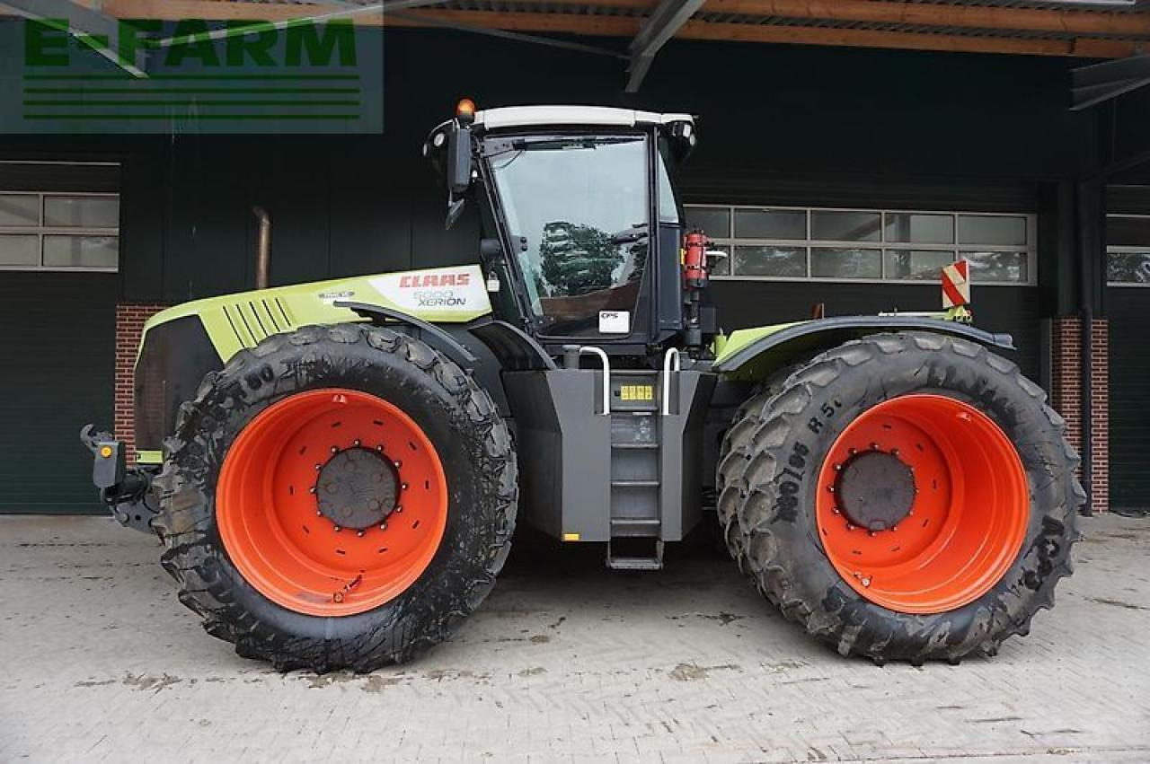Tracteur agricole CLAAS xerion 5000 trac vc