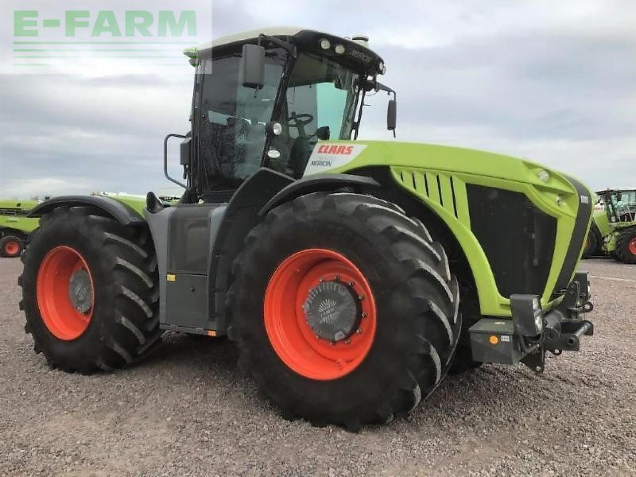 Tracteur agricole CLAAS xerion 5000 trac vc