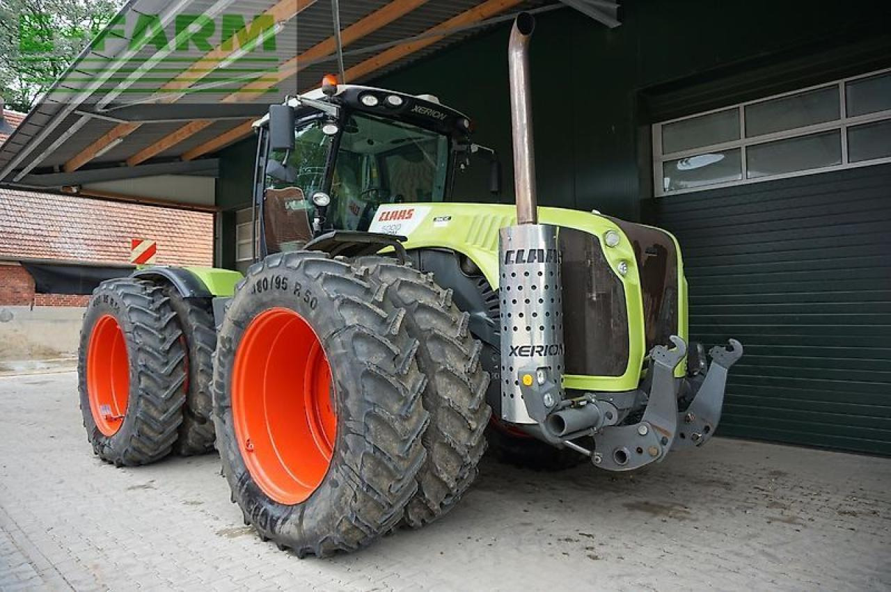 Tracteur agricole CLAAS xerion 5000 trac vc
