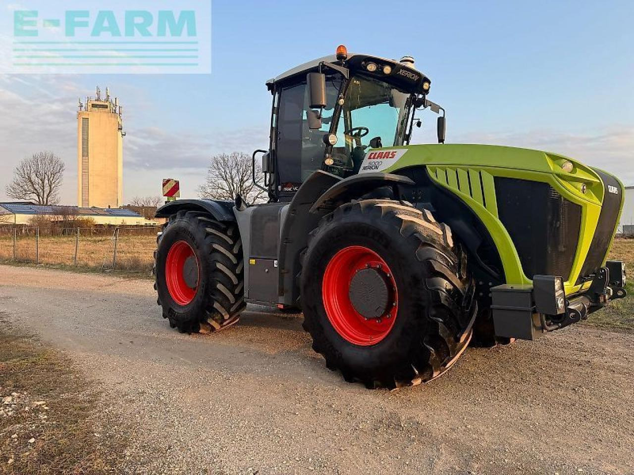 Tracteur agricole CLAAS xerion 5000 trac vc