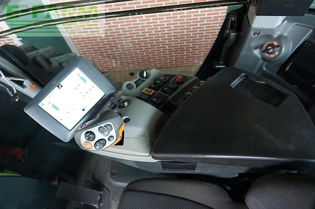 Tracteur agricole CLAAS xerion 5000 trac vc