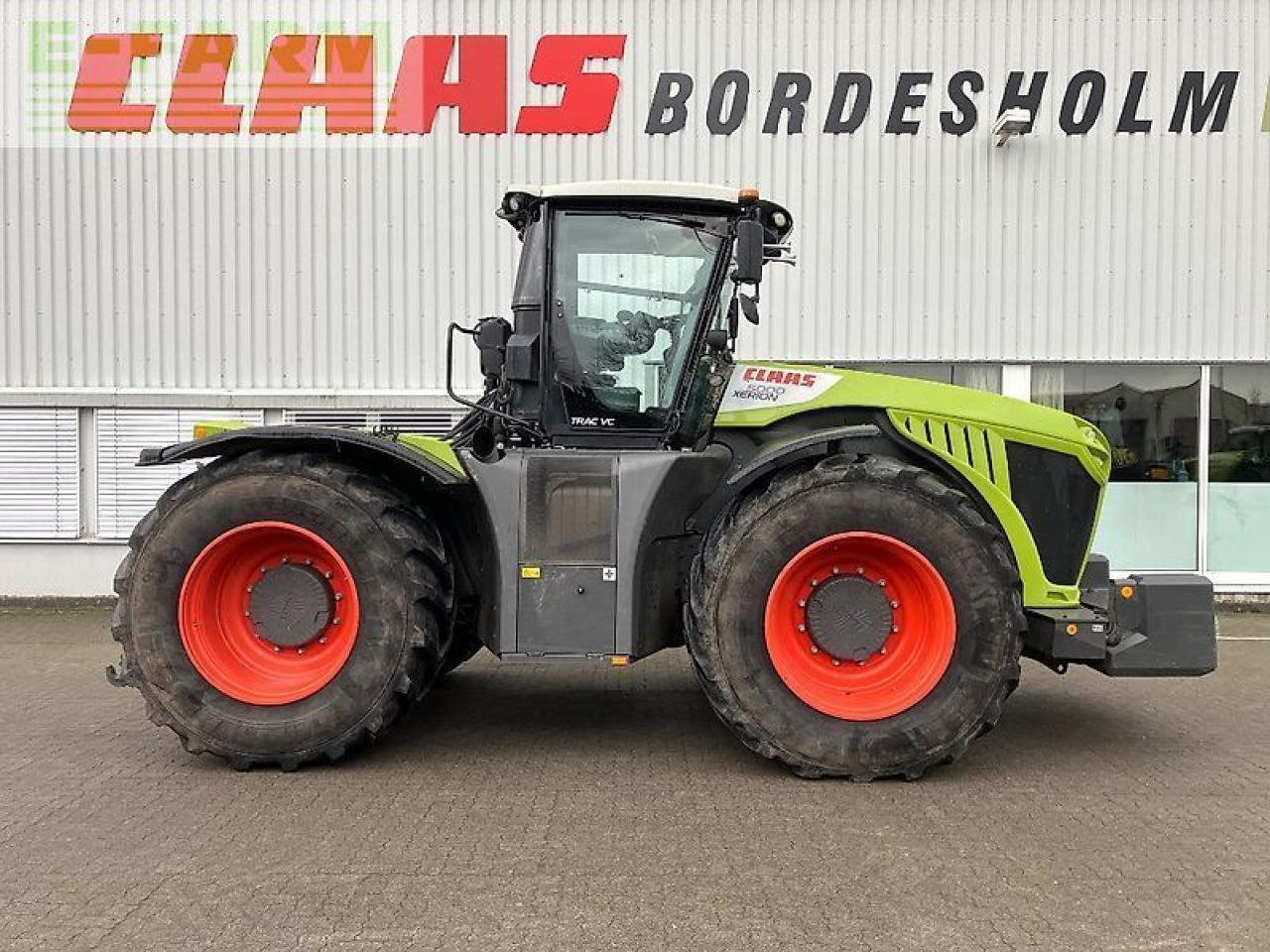Tracteur agricole CLAAS xerion 5000 trac vc TRAC VC