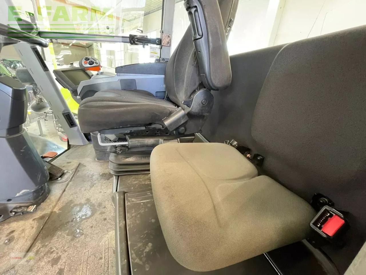 Tracteur agricole CLAAS xerion 5000 trac vc TRAC VC