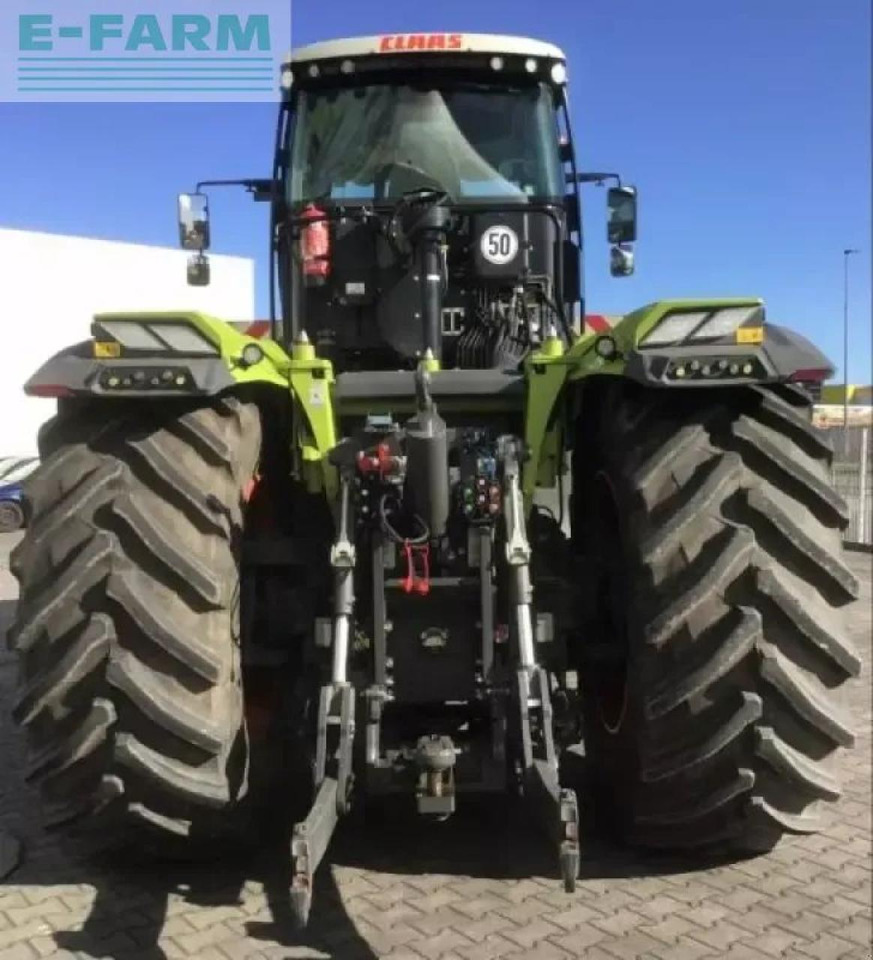 Tracteur agricole CLAAS xerion 5000 vc