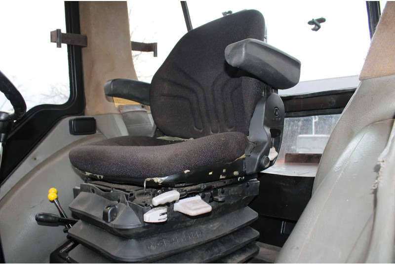 Tracteur agricole Case 845 XL