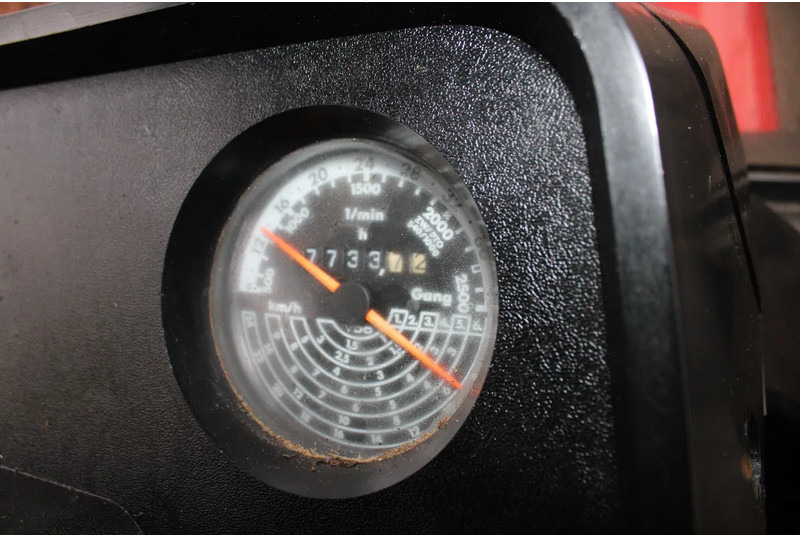 Tracteur agricole Case 845 XL