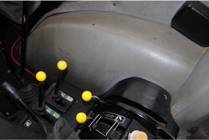 Tracteur agricole Case 845 XL