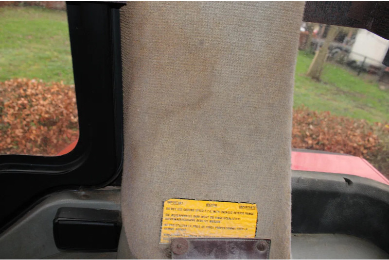 Tracteur agricole Case 845 XL