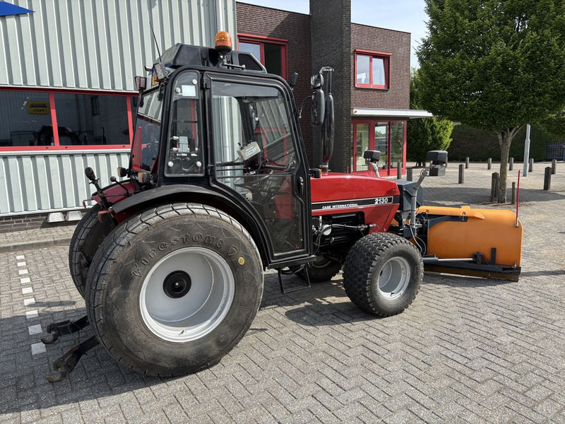 Tracteur agricole Case IH 2130