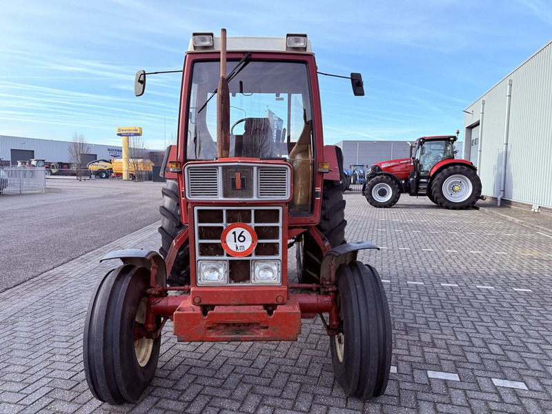 Tracteur agricole Case IH 845 XL
