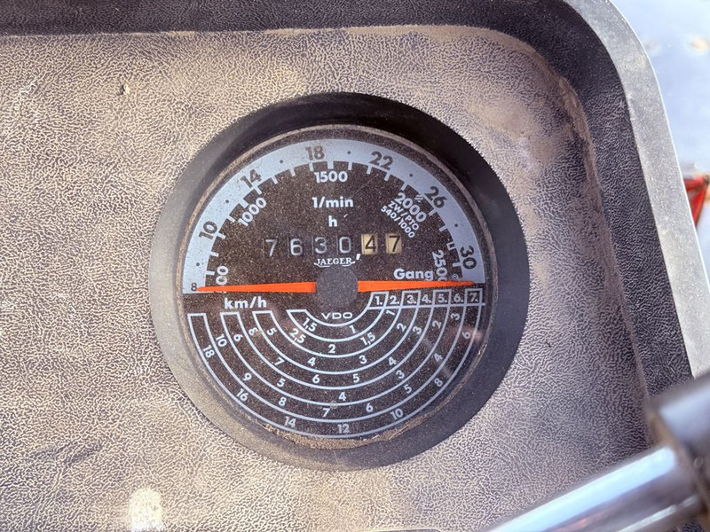 Tracteur agricole Case IH 845 XL