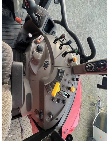 Tracteur agricole Case IH Case IH Farmall 120 C HiLo