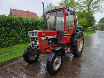 Tracteur agricole Case international 585XL
