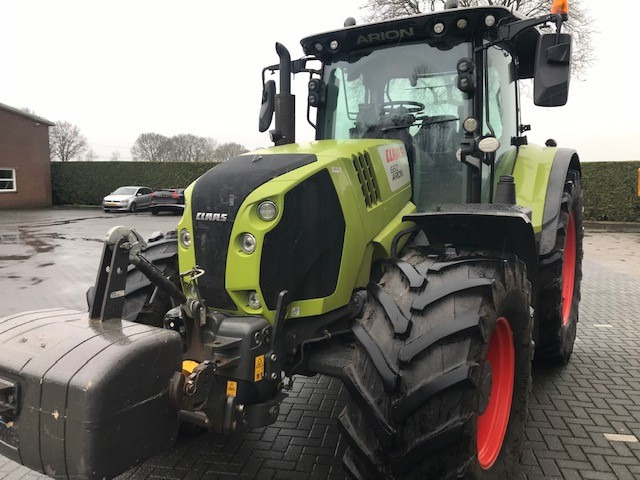 Tracteur agricole Claas 660 Arion