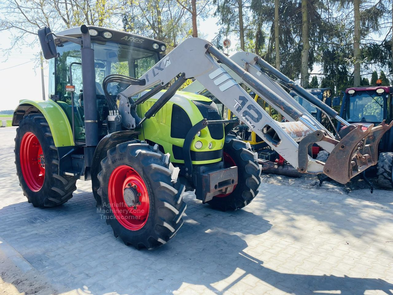 Tracteur agricole Claas ARES 567 ATZ