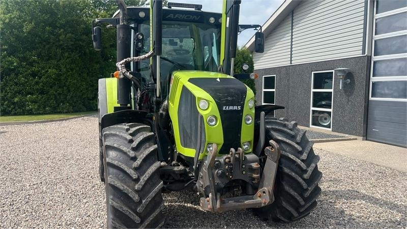 Tracteur agricole Claas ARION 550 CEBIS Med frontlæsser og frontlift