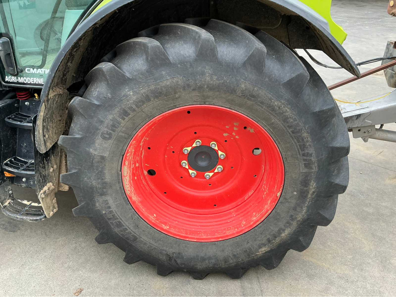 Tracteur agricole Claas ARION 660