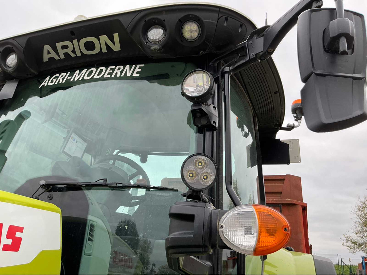 Tracteur agricole Claas ARION 660