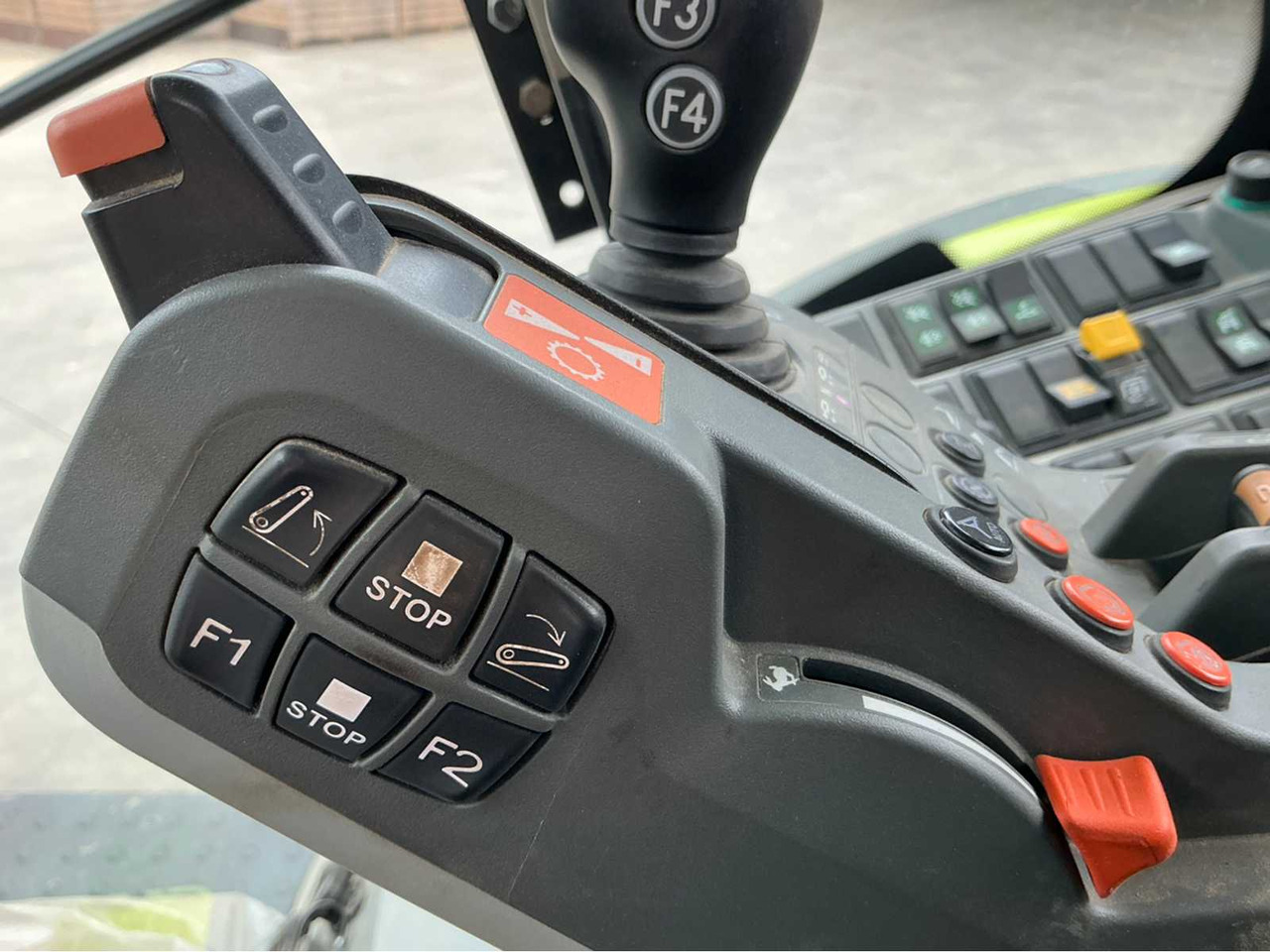 Tracteur agricole Claas ARION 660