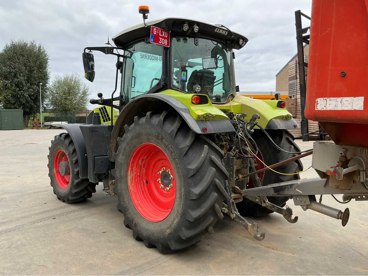 Tracteur agricole Claas ARION 660