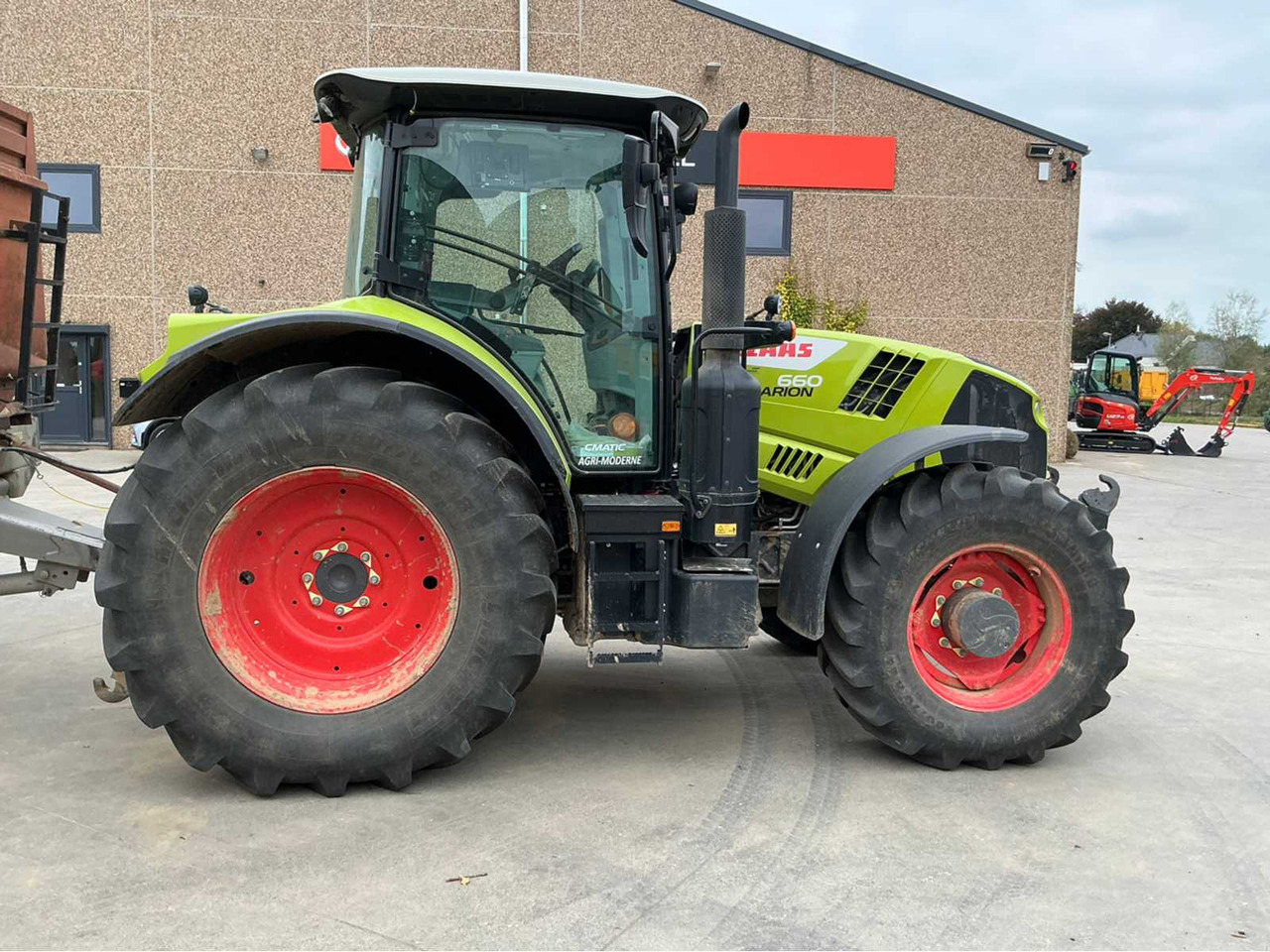 Tracteur agricole Claas ARION 660
