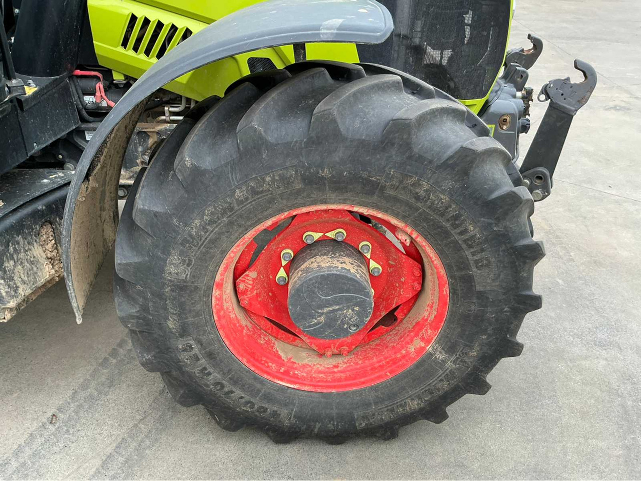 Tracteur agricole Claas ARION 660