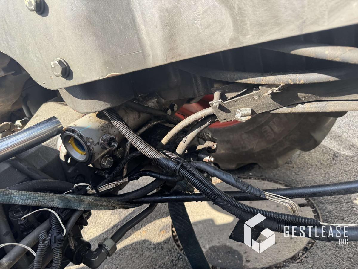 Tracteur agricole Claas AXION 820