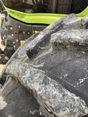 Tracteur agricole Claas AXION 820 CEBIS