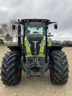 Tracteur agricole Claas AXION 820 CEBIS