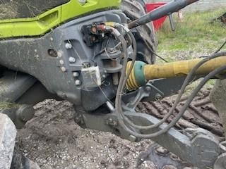 Tracteur agricole Claas AXION 870 CMATIC