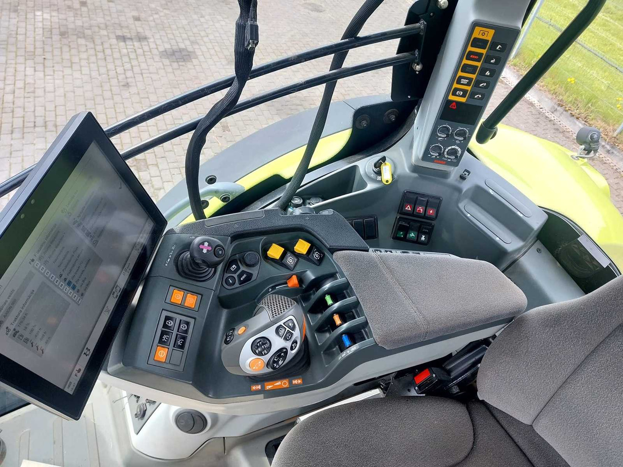 Tracteur agricole Claas AXION 950