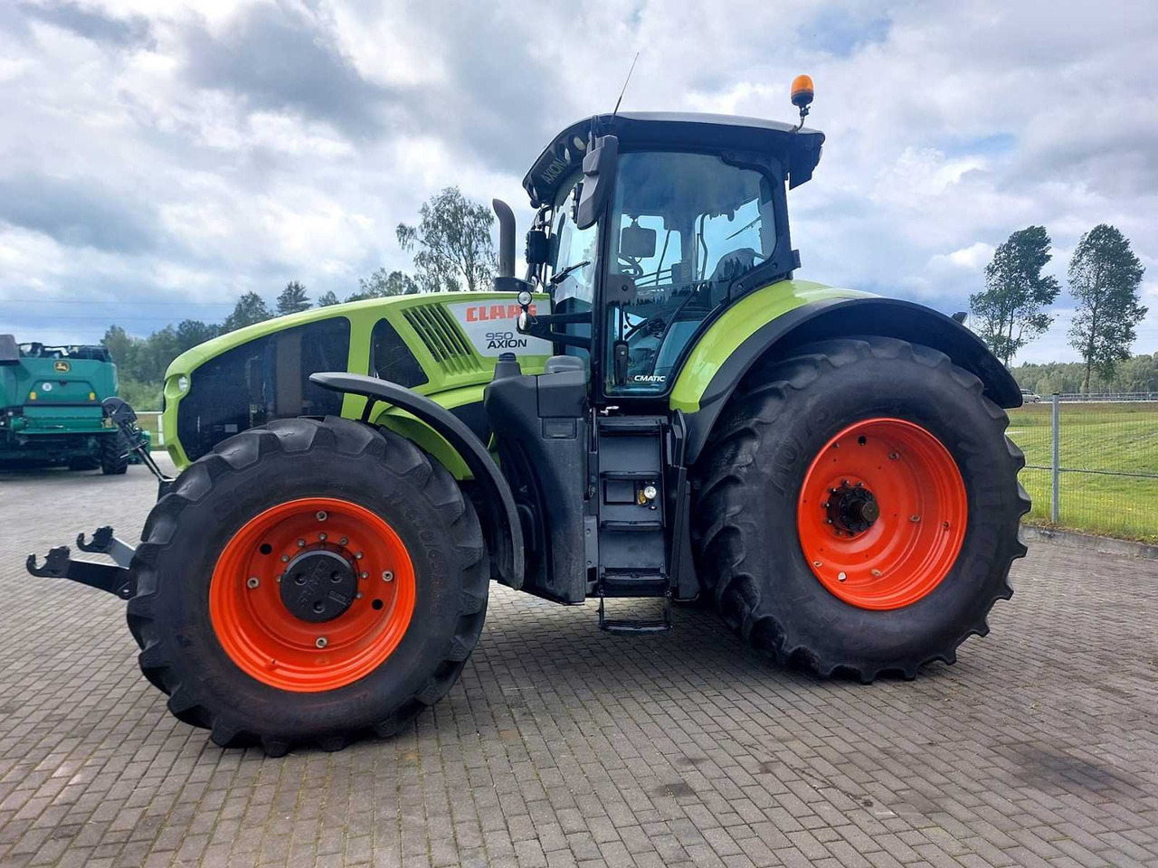 Tracteur agricole Claas AXION 950