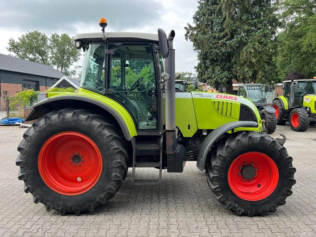Tracteur agricole Claas Ares 617 ATZ