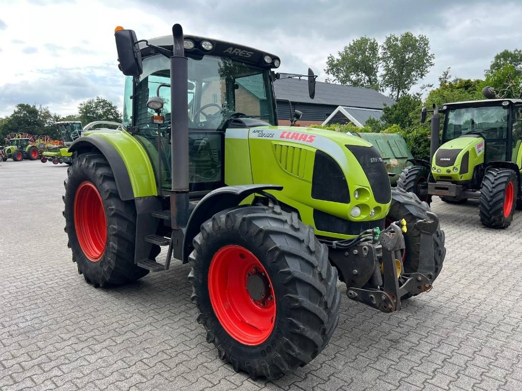 Tracteur agricole Claas Ares 617 ATZ