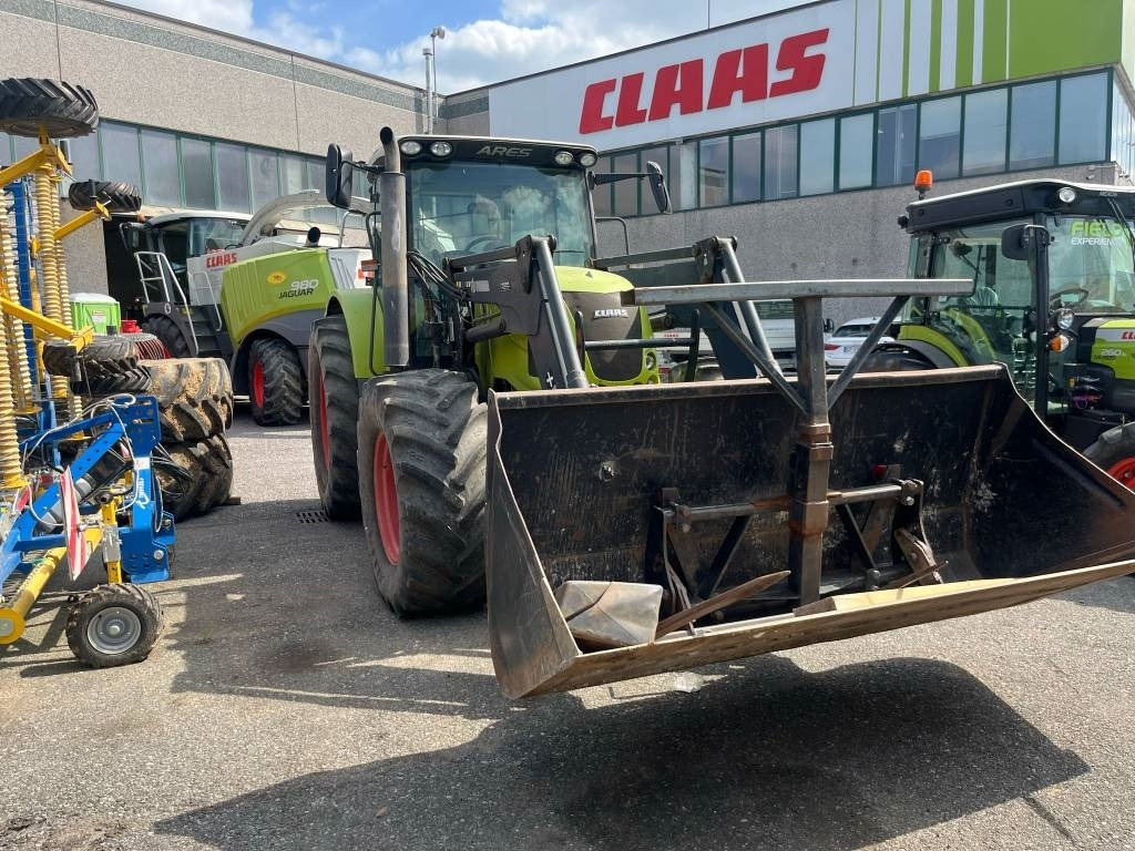 Tracteur agricole Claas Ares 697