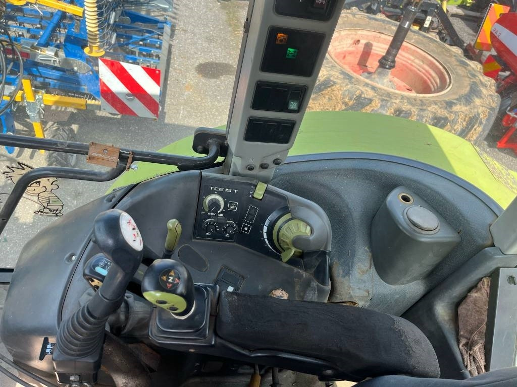 Tracteur agricole Claas Ares 697