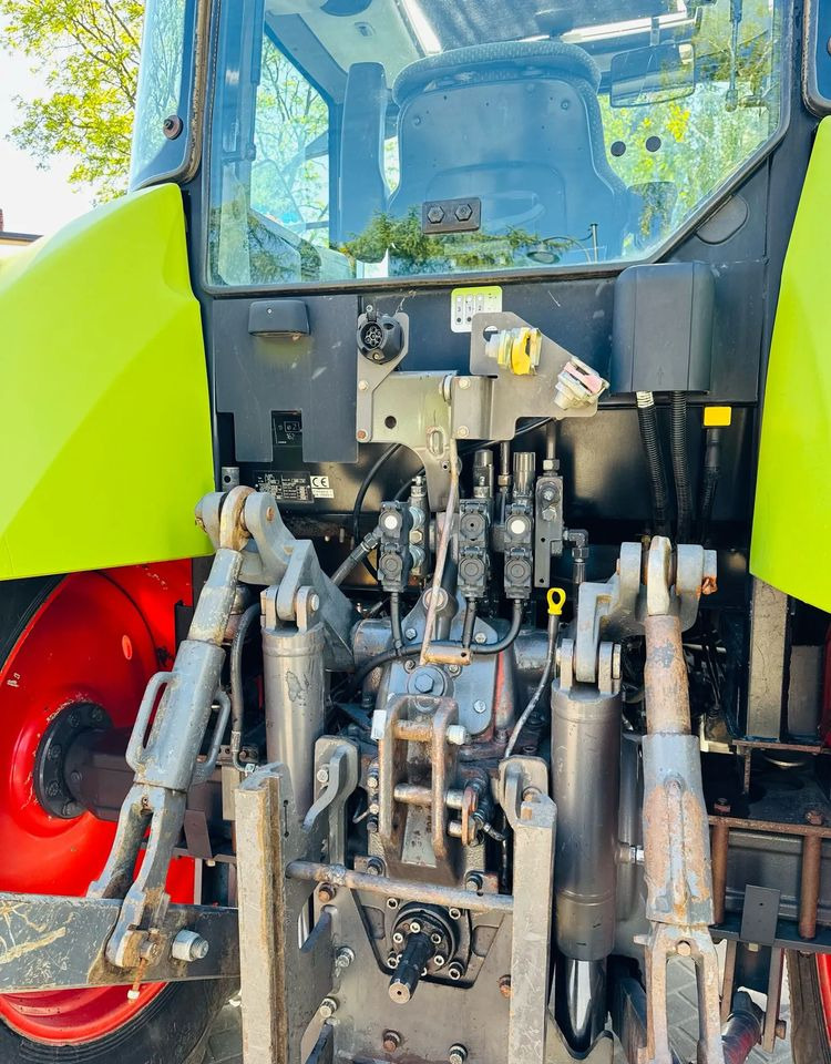 Tracteur agricole Claas Arion 410