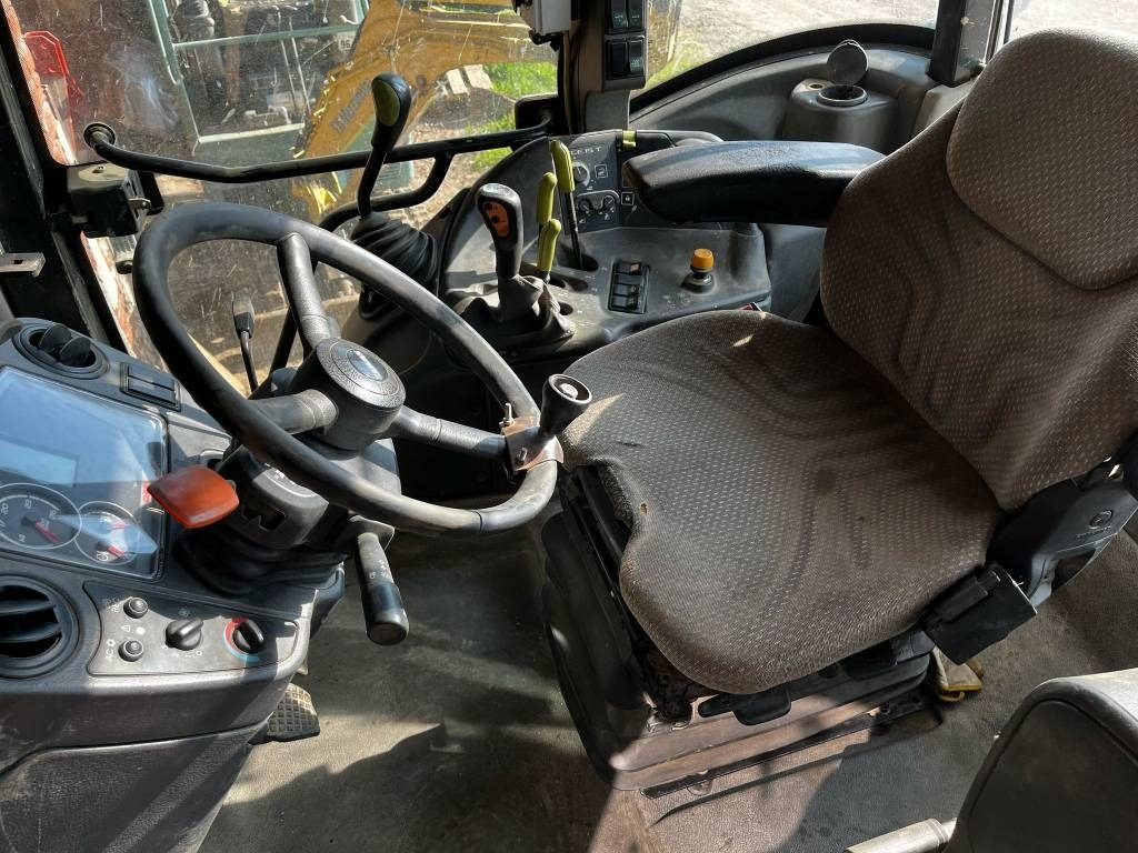 Tracteur agricole Claas Arion 420