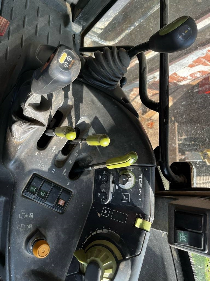 Tracteur agricole Claas Arion 420