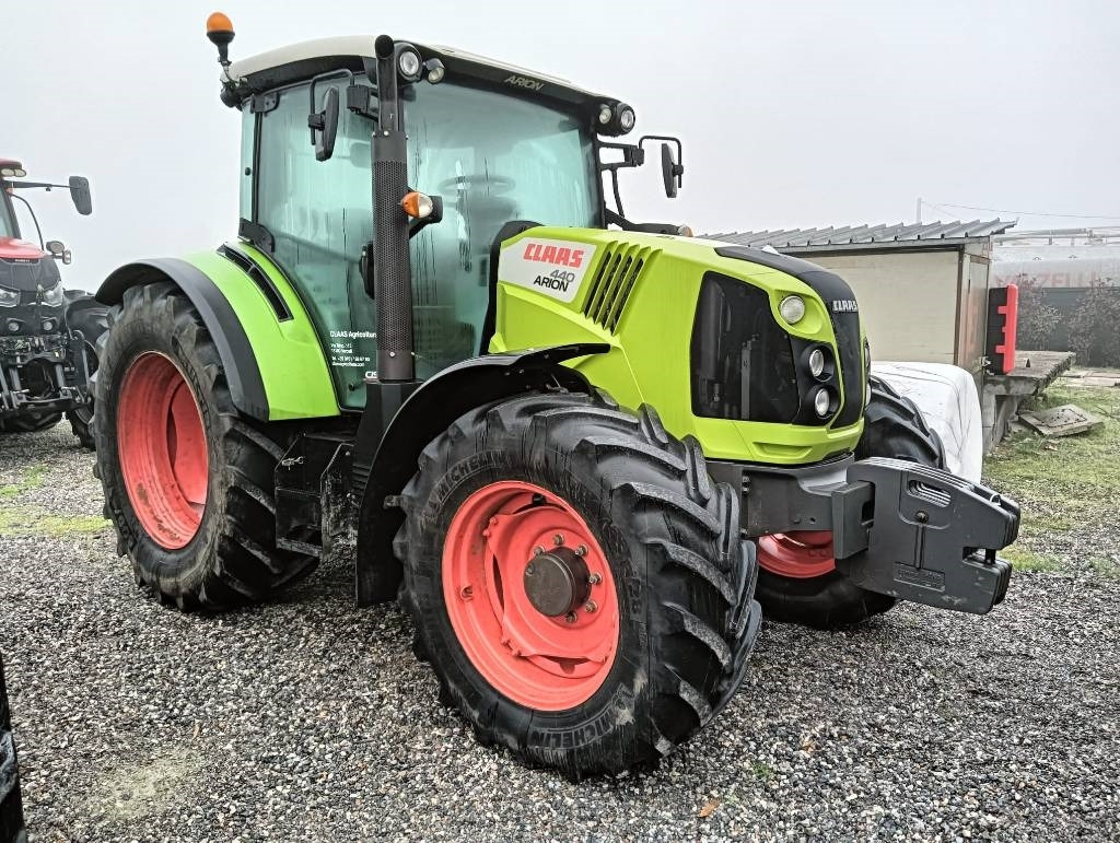 Tracteur agricole Claas Arion 440