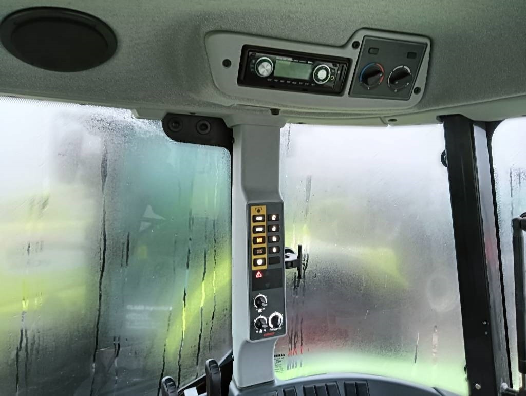 Tracteur agricole Claas Arion 440
